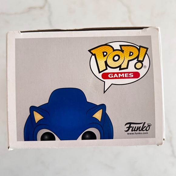 Funko Pop Games: Sonic the Hedgehog - Sonic with Ring #283 - NIB - Picture 5 of 6